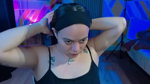 Cuttiealice online show from 10-15-25, 12:49