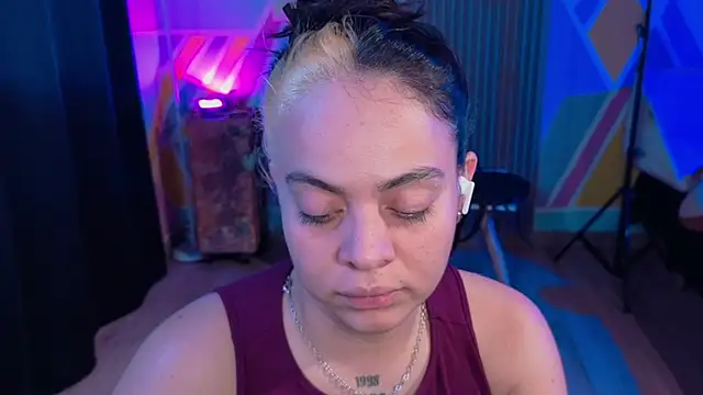 Cuttiealice online show from 10-24-25, 07:32