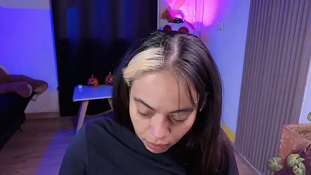 Cuttiealice online show from 11-30-25, 11:36