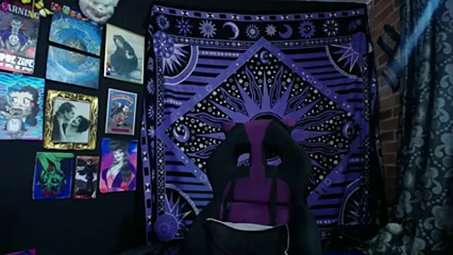 Yourmadame P online show from 10-23-25, 12:10