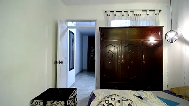 ivonne  hott1 online show from 02-25-25, 11:22