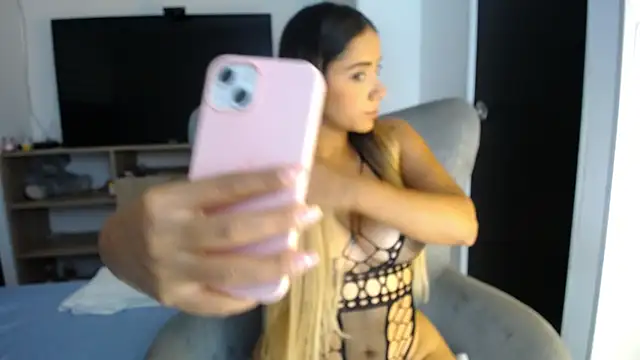 Snapshot of natalie_fox23 chatting on 01-29-25, 03:37 natalie fox23 online show from 01-29-25, 03:37