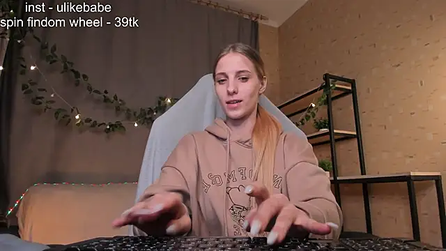 Snapshot of Anna_Fink chatting on 01-27-25, 09:00 Anna Fink online show from 01-27-25, 09:00