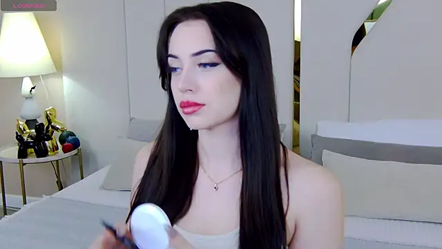 Betty Bridge online show from 11-20-25, 05:40