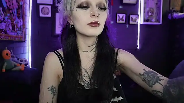 Snapshot of insania_9999_ chatting on 01-05-26, 06:55 insania 9999 online show from 01-05-26, 06:55