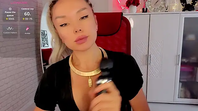 WhiteBunny online show from 04-20-26, 07:55