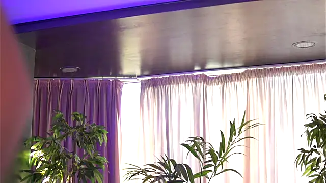 HotSkinnyX online show from 09-18-25, 06:15