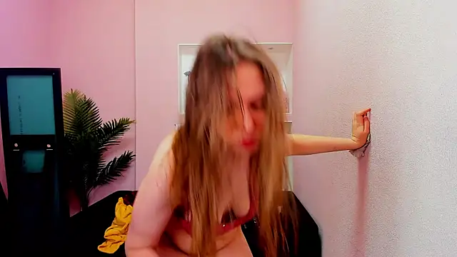 Persephoni online show from 03-17-25, 06:42