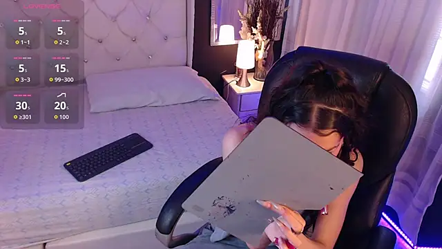 LiaVillalobos online show from 10-20-25, 12:38