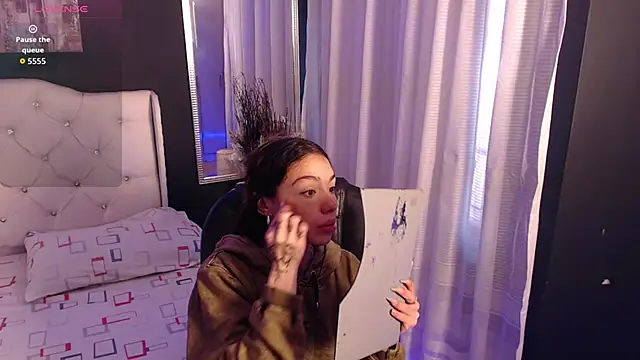 LiaVillalobos online show from 10-23-25, 12:15