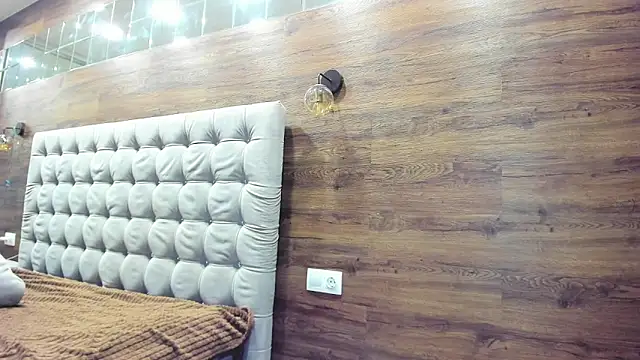 Snapshot of FitKate chatting on 11-14-25, 01:26 FitKate online show from 11-14-25, 01:26