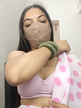 Snapshot of _desigori chatting on 02-07-26, 03:32 desigori online show from 02-07-26, 03:32