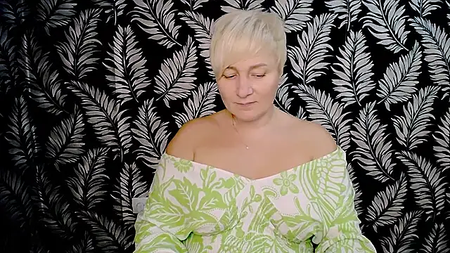 Snapshot of Olivia_playful chatting on 12-06-24, 05:55 Olivia playful online show from 12-06-24, 05:55