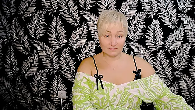 Snapshot of Olivia_playful chatting on 12-14-24, 08:45 Olivia playful online show from 12-14-24, 08:45