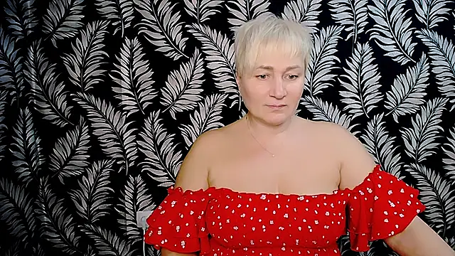 Snapshot of Olivia_playful chatting on 12-15-24, 01:43 Olivia playful online show from 12-15-24, 01:43