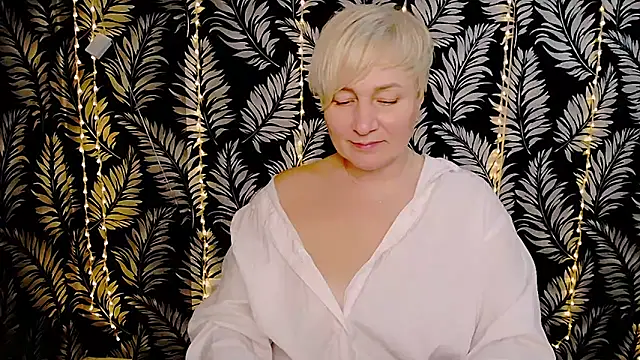 Snapshot of Olivia_playful chatting on 02-06-25, 06:24 Olivia playful online show from 02-06-25, 06:24