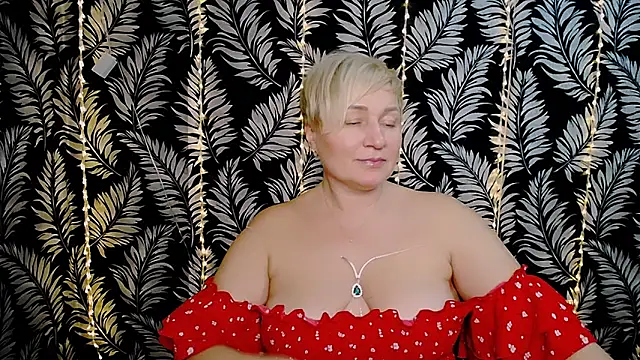 Snapshot of Olivia_playful chatting on 02-15-25, 03:39 Olivia playful online show from 02-15-25, 03:39