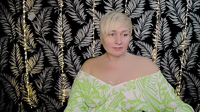 Snapshot of Olivia_playful chatting on 02-17-25, 03:42 Olivia playful online show from 02-17-25, 03:42