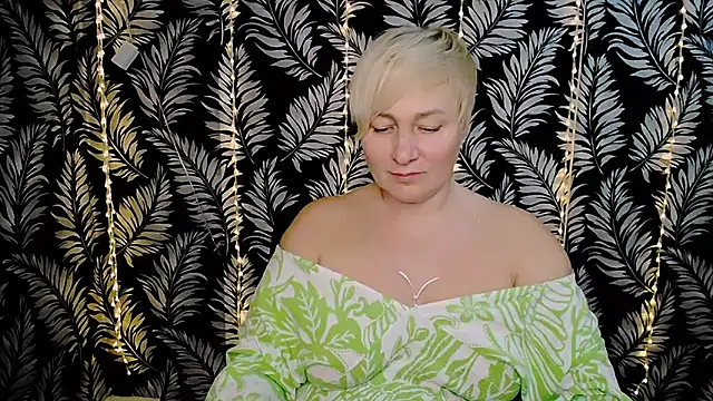 Snapshot of Olivia_playful chatting on 02-22-25, 03:36 Olivia playful online show from 02-22-25, 03:36