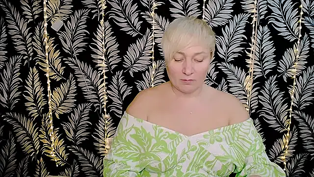 Snapshot of Olivia_playful chatting on 02-24-25, 03:20 Olivia playful online show from 02-24-25, 03:20