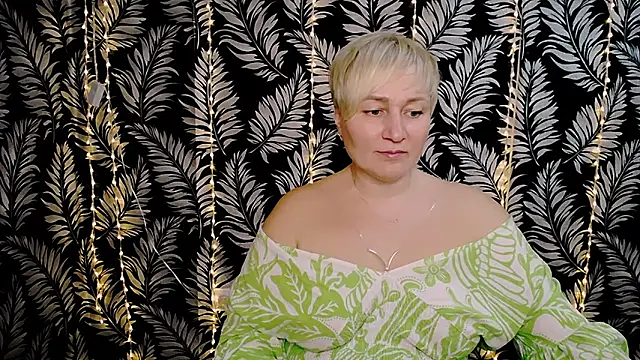 Snapshot of Olivia_playful chatting on 03-15-25, 12:13 Olivia playful online show from 03-15-25, 12:13