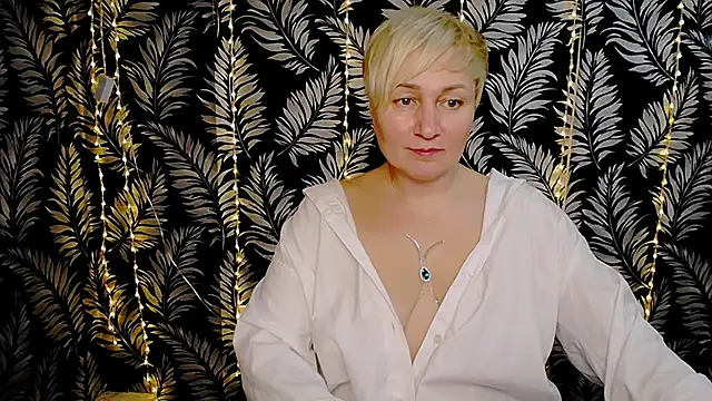 Snapshot of Olivia_playful chatting on 03-15-25, 03:16 Olivia playful online show from 03-15-25, 03:16