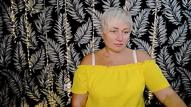 Snapshot of Olivia_playful chatting on 10-14-25, 11:22 Olivia playful online show from 10-14-25, 11:22