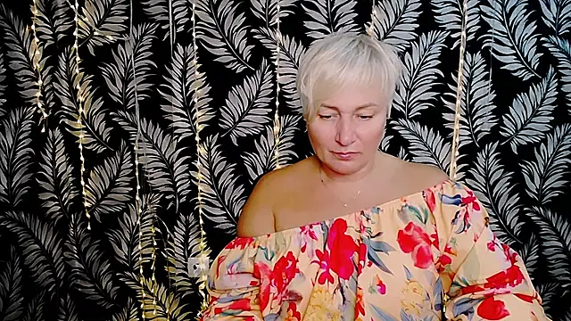 Snapshot of Olivia_playful chatting on 10-18-25, 11:33 Olivia playful online show from 10-18-25, 11:33