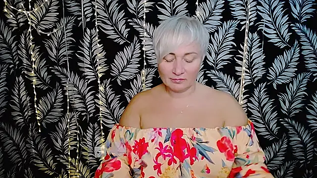 Snapshot of Olivia_playful chatting on 10-24-25, 11:39 Olivia playful online show from 10-24-25, 11:39