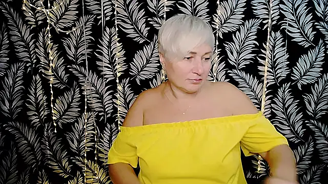 Snapshot of Olivia_playful chatting on 10-25-25, 11:40 Olivia playful online show from 10-25-25, 11:40