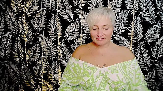 Snapshot of Olivia_playful chatting on 10-26-25, 12:22 Olivia playful online show from 10-26-25, 12:22