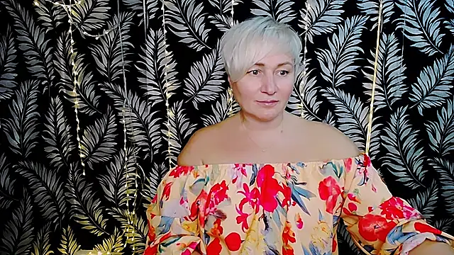 Snapshot of Olivia_playful chatting on 11-17-25, 02:01 Olivia playful online show from 11-17-25, 02:01