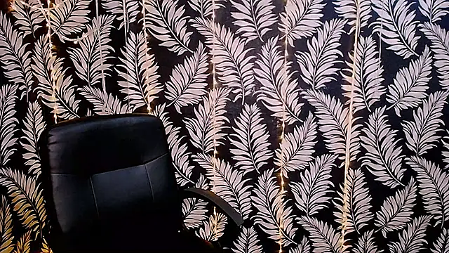 Snapshot of Olivia_playful chatting on 11-24-25, 12:49 Olivia playful online show from 11-24-25, 12:49