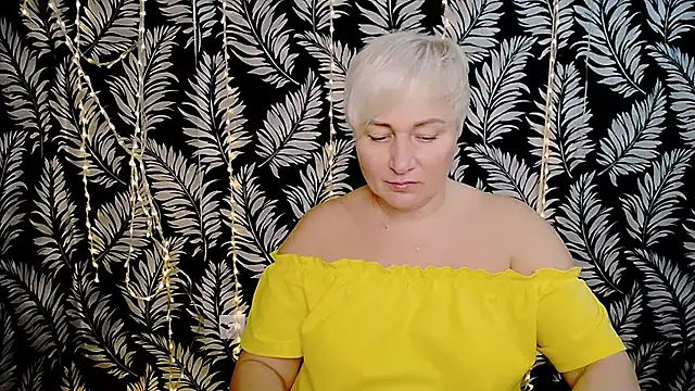 Snapshot of Olivia_playful chatting on 12-15-25, 12:42 Olivia playful online show from 12-15-25, 12:42