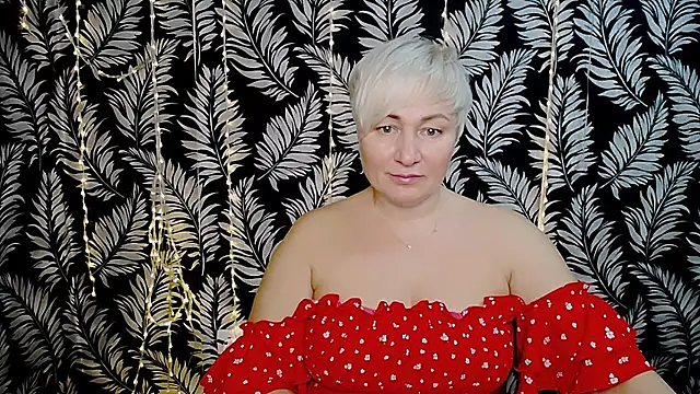 Snapshot of Olivia_playful chatting on 12-18-25, 12:00 Olivia playful online show from 12-18-25, 12:00