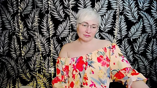 Snapshot of Olivia_playful chatting on 04-26-26, 10:24 Olivia playful online show from 04-26-26, 10:24