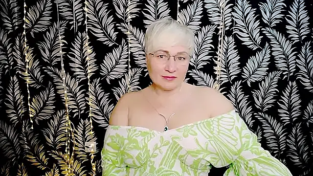 Snapshot of Olivia_playful chatting on 05-01-26, 10:42 Olivia playful online show from 05-01-26, 10:42