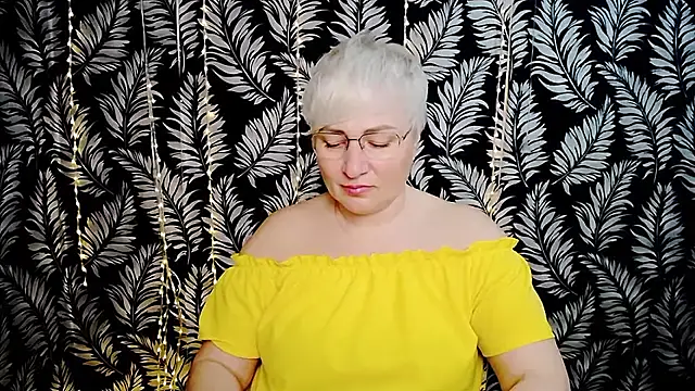 Snapshot of Olivia_playful chatting on 05-16-26, 10:36 Olivia playful online show from 05-16-26, 10:36