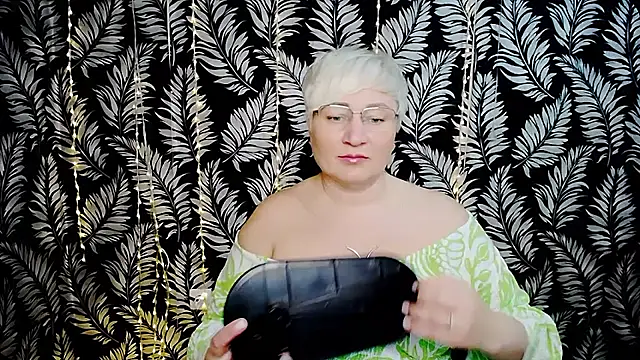 Snapshot of Olivia_playful chatting on 05-31-26, 10:22 Olivia playful online show from 05-31-26, 10:22