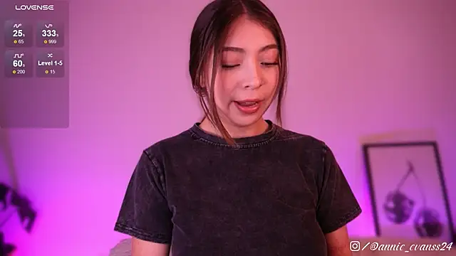 Snapshot of annie24_evans chatting on 02-27-25, 01:48 annie24 evans online show from 02-27-25, 01:48