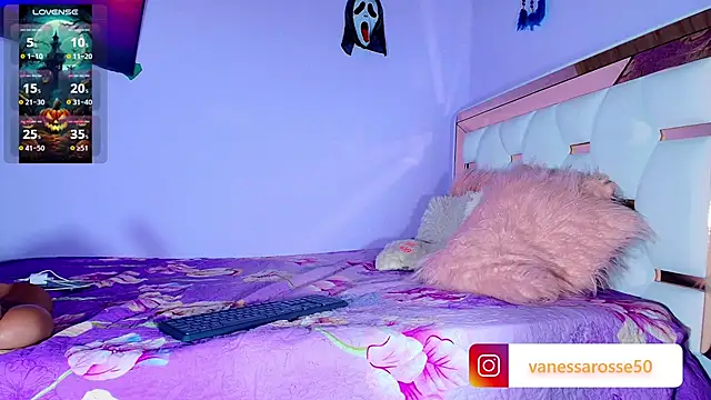 Julieth Rossi online show from 10-30-25, 04:14