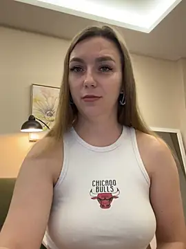 Snapshot of Janeee chatting on 01-14-25, 06:13 Janeee online show from 01-14-25, 06:13