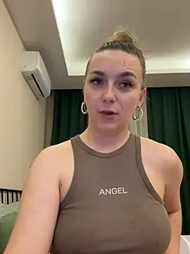 Snapshot of Janeee chatting on 01-31-25, 03:00 Janeee online show from 01-31-25, 03:00