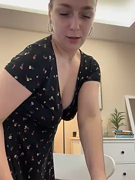 Snapshot of Janeee chatting on 02-06-25, 09:43 Janeee online show from 02-06-25, 09:43