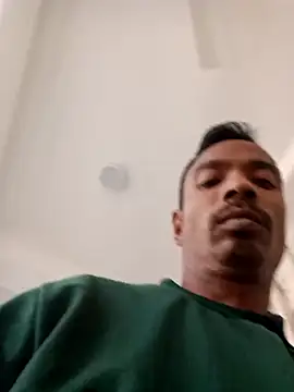 Snapshot of Lent_Medium chatting on 11-25-25, 04:23 Lent Medium online show from 11-25-25, 04:23