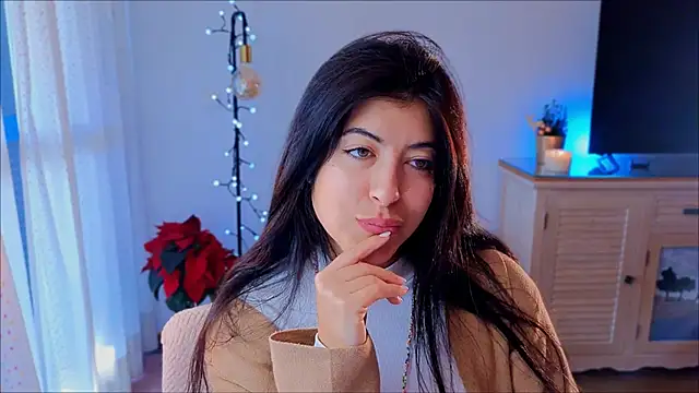 Snapshot of anabelcurvy chatting on 12-08-24, 01:03 anabelcurvy online show from 12-08-24, 01:03