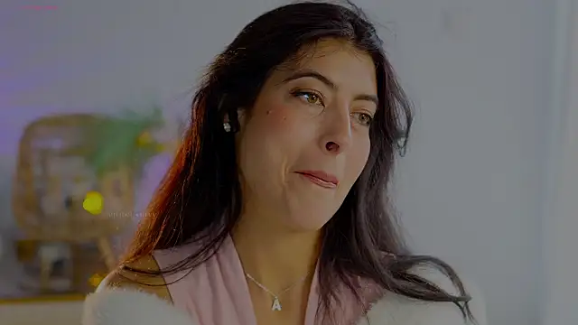 Snapshot of anabelcurvy chatting on 02-09-26, 02:10 anabelcurvy online show from 02-09-26, 02:10