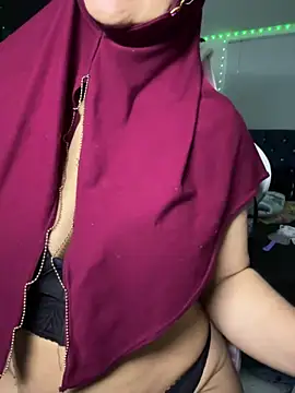 Snapshot of Jameela chatting on 06-09-26, 10:32 Jameela online show from 06-09-26, 10:32