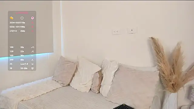 ZOEGARNER01 online show from 10-01-25, 07:09