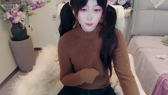 Snapshot of yoyoyo_99 chatting on 10-13-25, 12:16 yoyoyo 99 online show from 10-13-25, 12:16